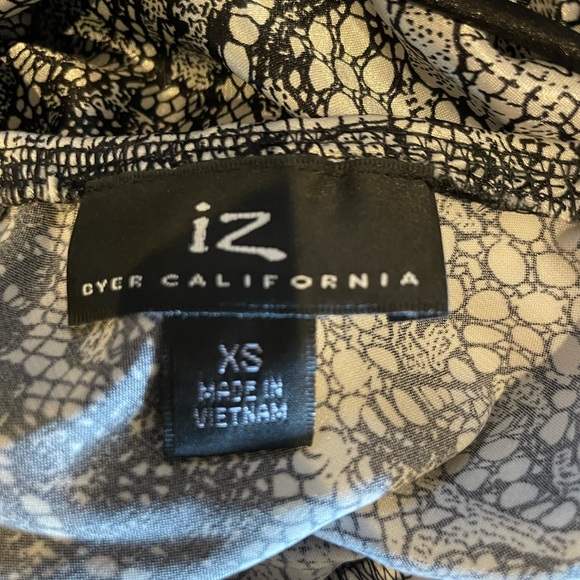 🚫🚫SOLD🚫🚫Iz Byer Cami 😍 - Picture 5 of 5